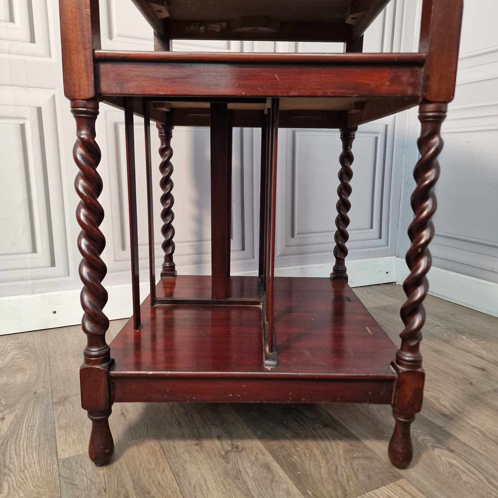 photo vintage Antique Wooden Edwardian Barley Twist Hall Canterbury Bookcase Table Occasional