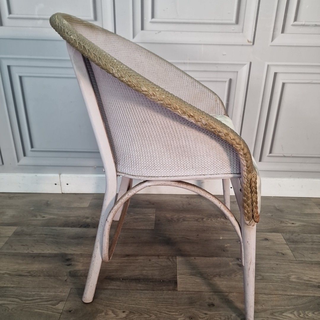 70.0 Vintage Bedroom Chair – Lilac Frame – Retro Floral Vinyl Kraft Tub Seat Mcm photo