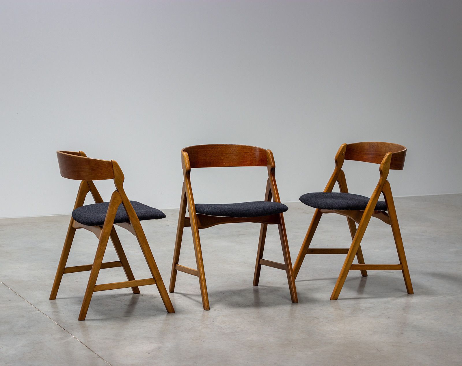 photo for sale Henning Kjaernulf Model 71 Set Of 6 Dining Chairs In Teak