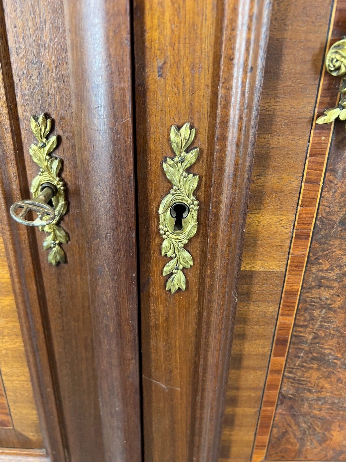 photo furniture Sideboard Antique French Marble Top Inlaid Brass Detail Carved Cabinet Lot 2382