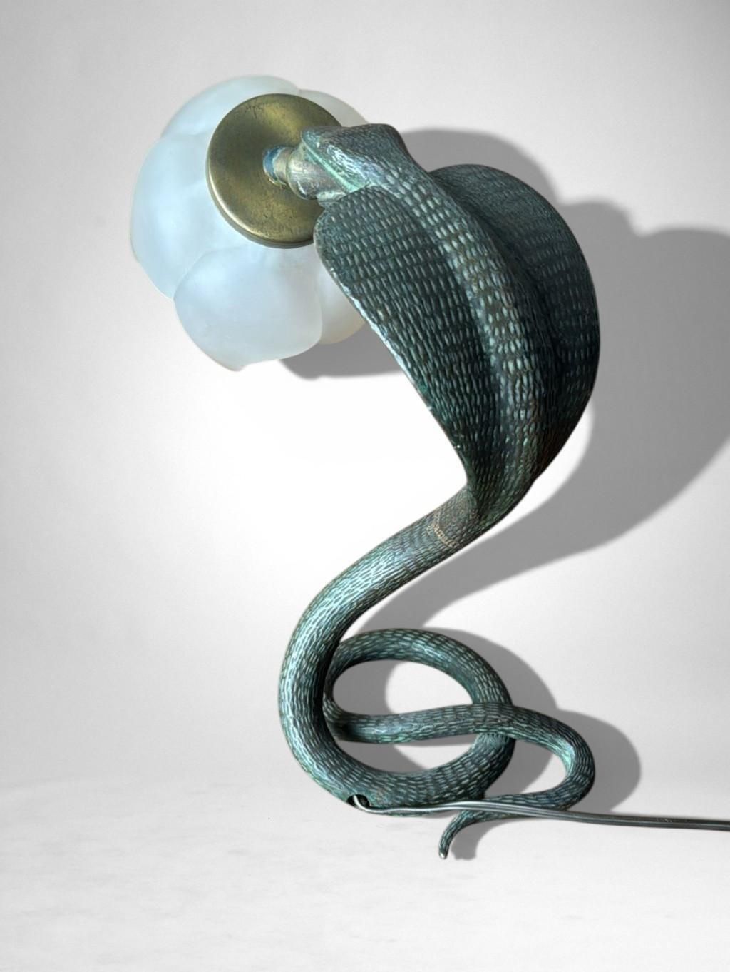 Italian Art Deco Table Lamp In Metal And Frosted Glass photo vintage