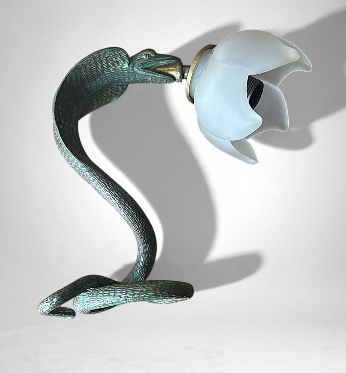 515.0 Italian Art Deco Table Lamp In Metal And Frosted Glass photo