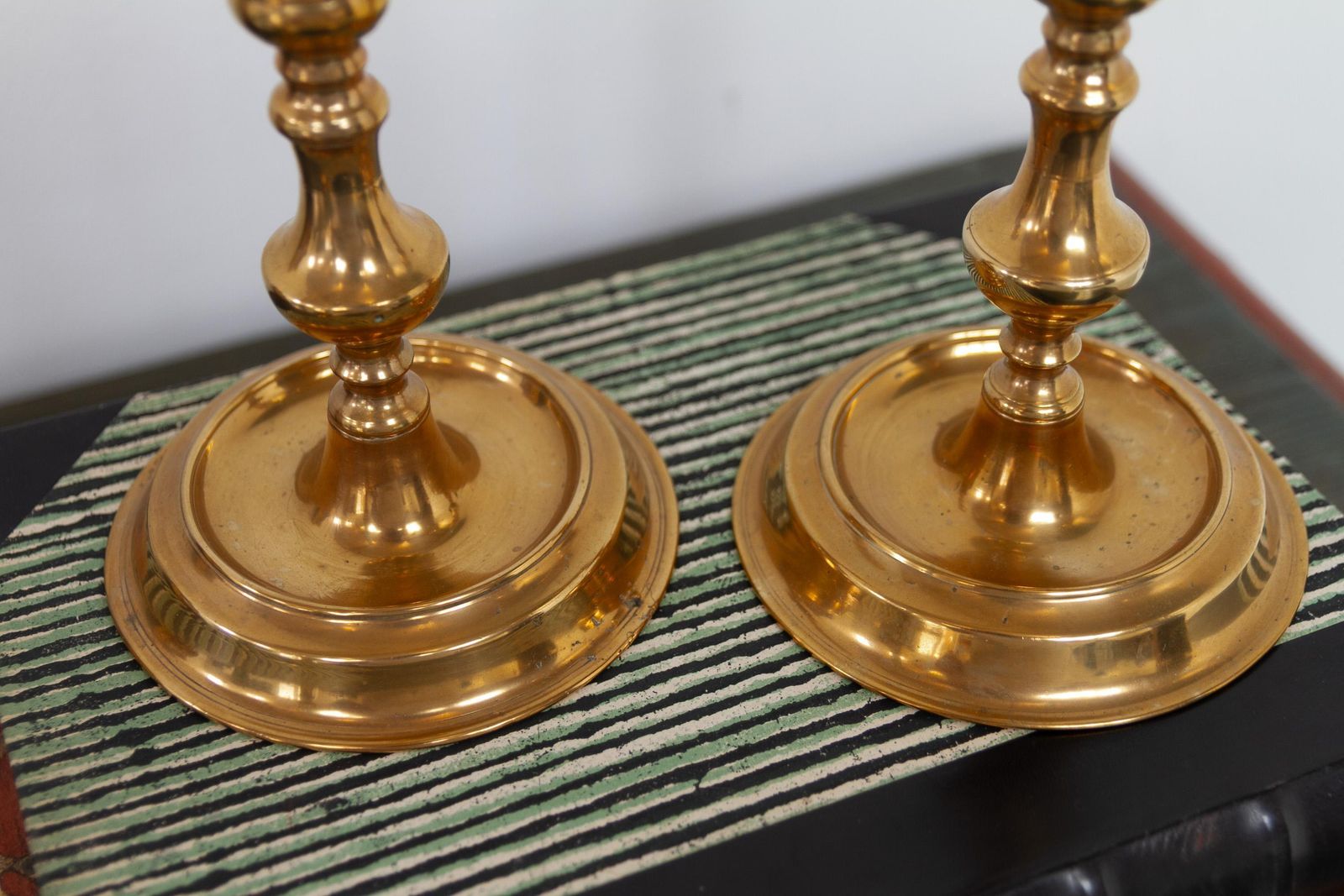photo vinterior Antique Danish "Næstved" Brass Candlesticks Circa 1780. Set Of 3.