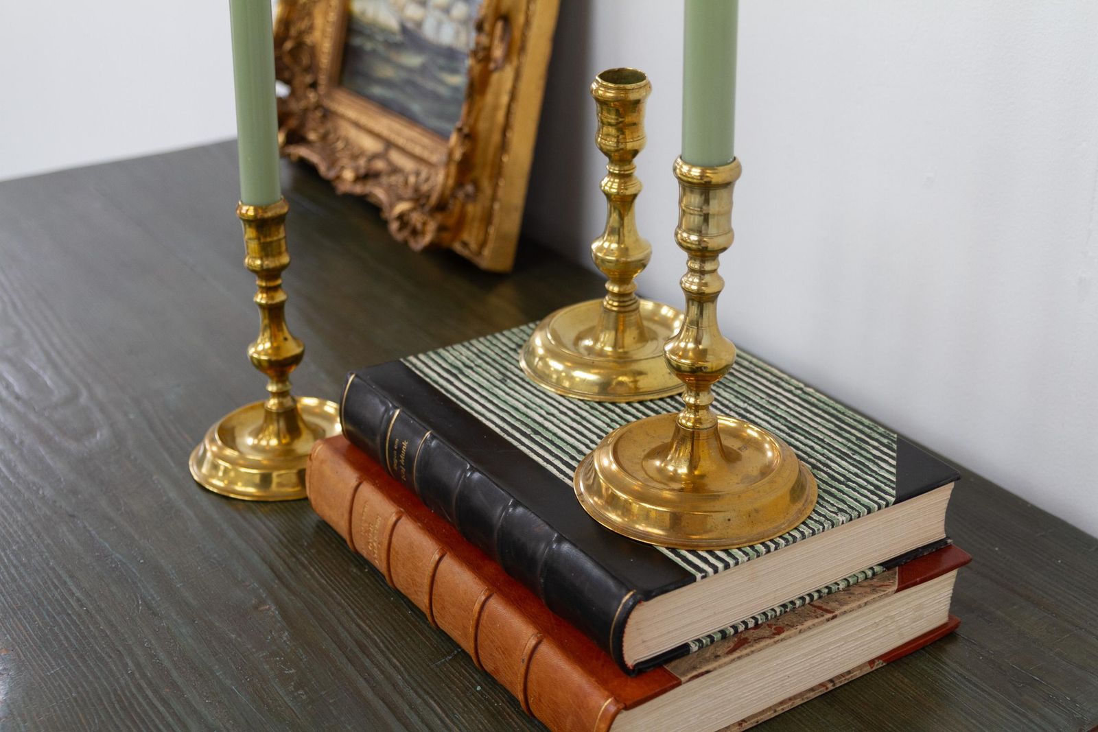 photo vintage Antique Danish "Næstved" Brass Candlesticks Circa 1780. Set Of 3.
