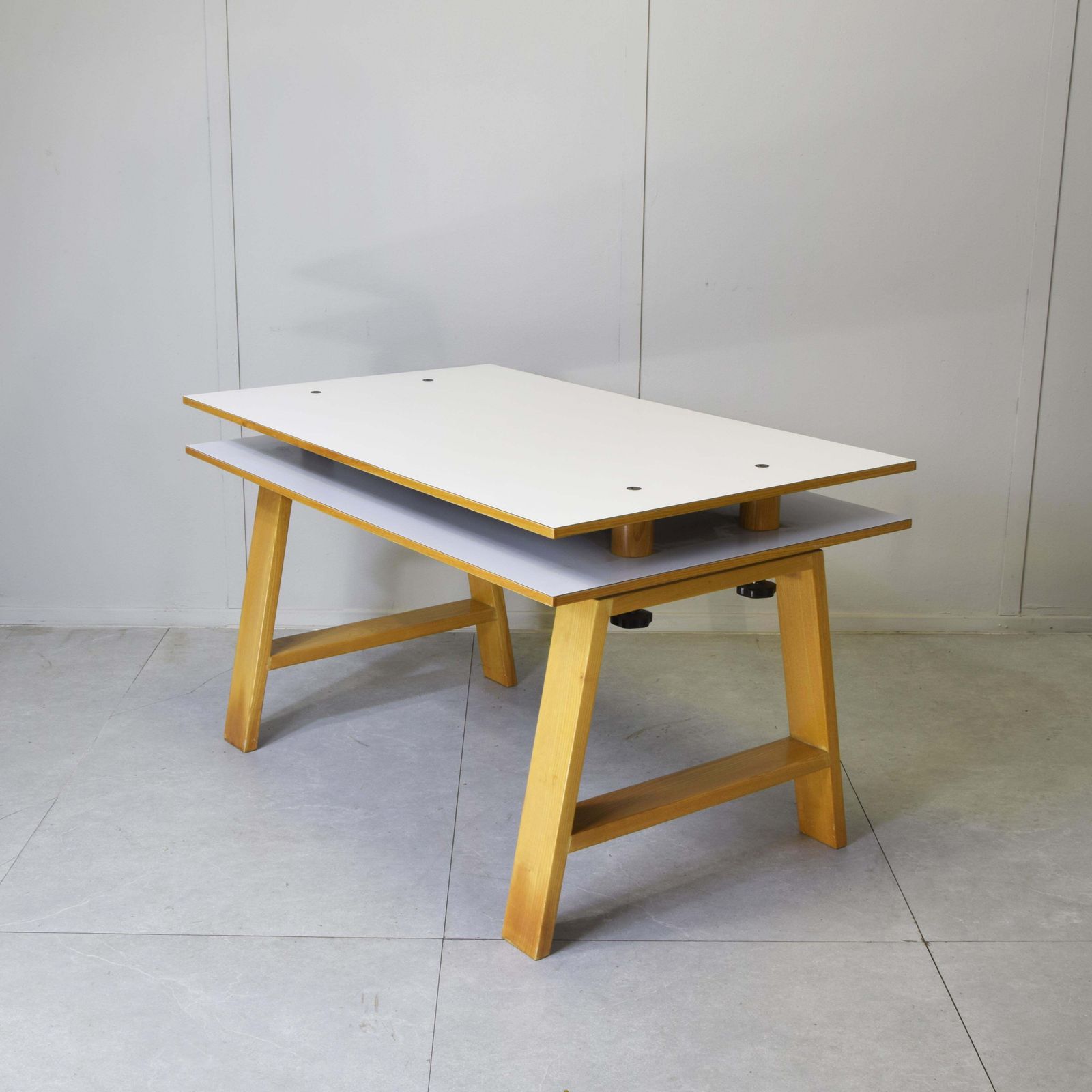 Minimalist Desk, Italian Made In The 1980s photo buy