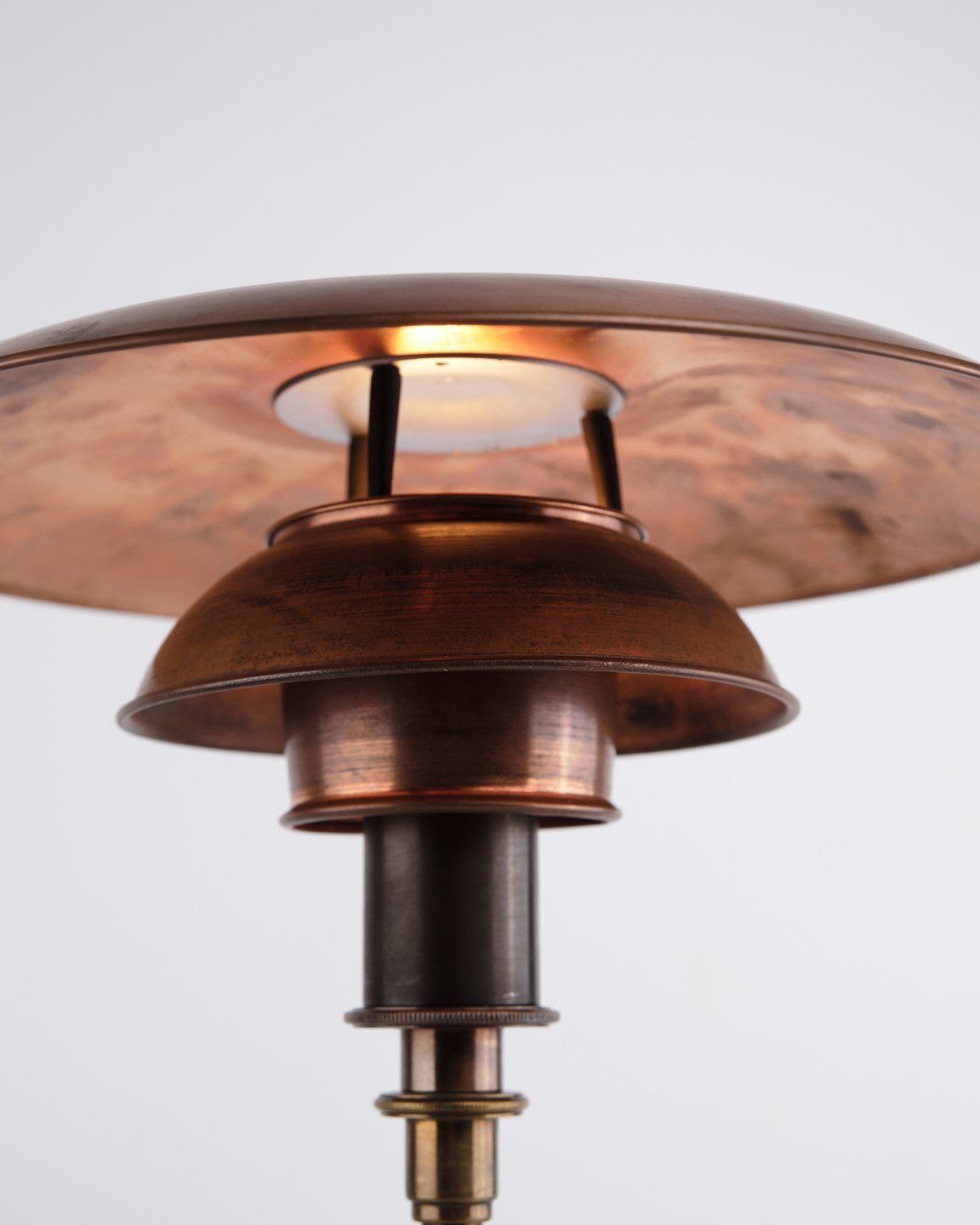 Poul Henningsen Table Lamp Model Ph 3/2 With Copper Shades And Base In Burnished Brass, Louis Poulsen photo Lighting