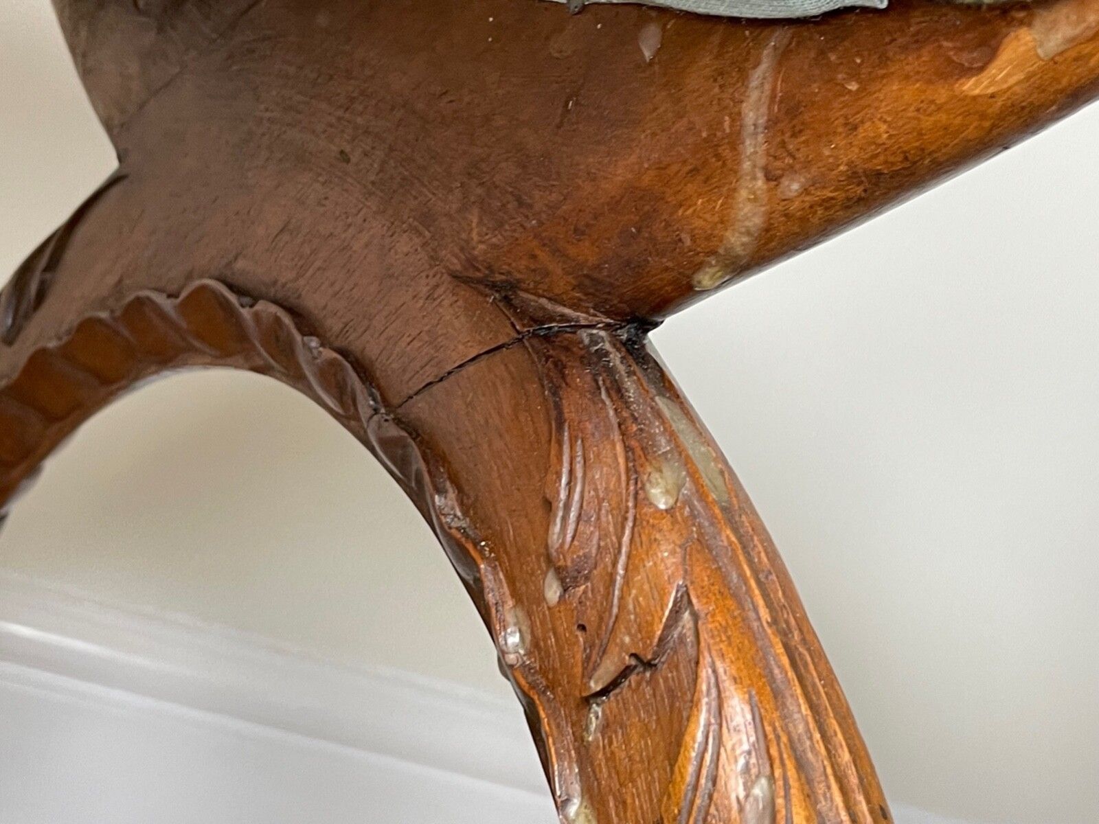 4500.0 Victorian Curved X Frame Carved Walnut Window Seat Stool Hunting Dog Heads photo