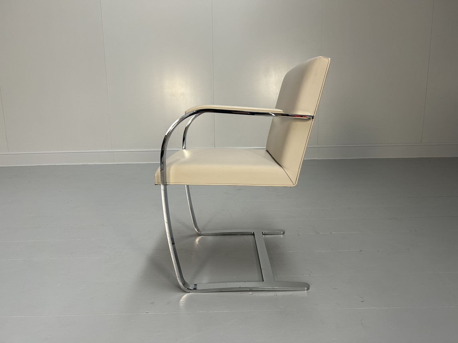 Knoll Studio "Brno" Flat Bar Armchair In Ivory Leather photo Furniture