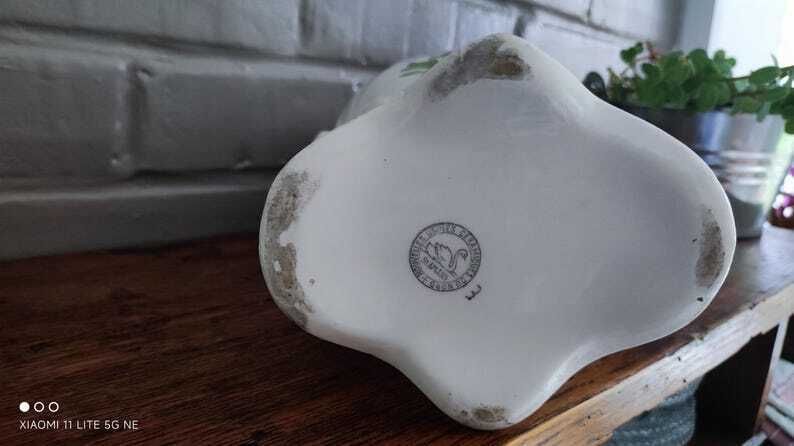 photo vintage French Art Nouveau Floral Vase In White Earthenware, Saint Amand