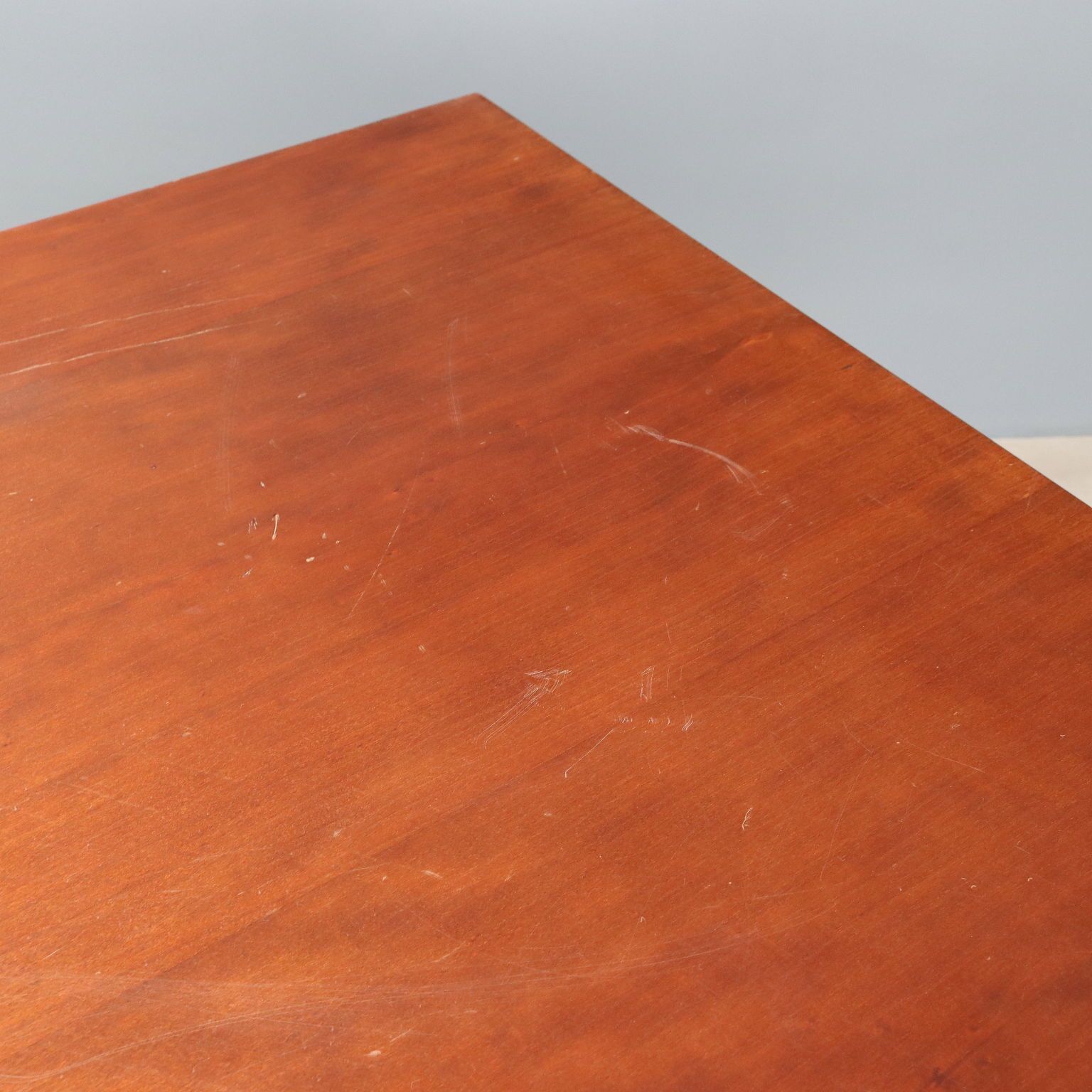 photo furniture Cassina Husser Table Design Frank Lloyd Wright Italy 1980s