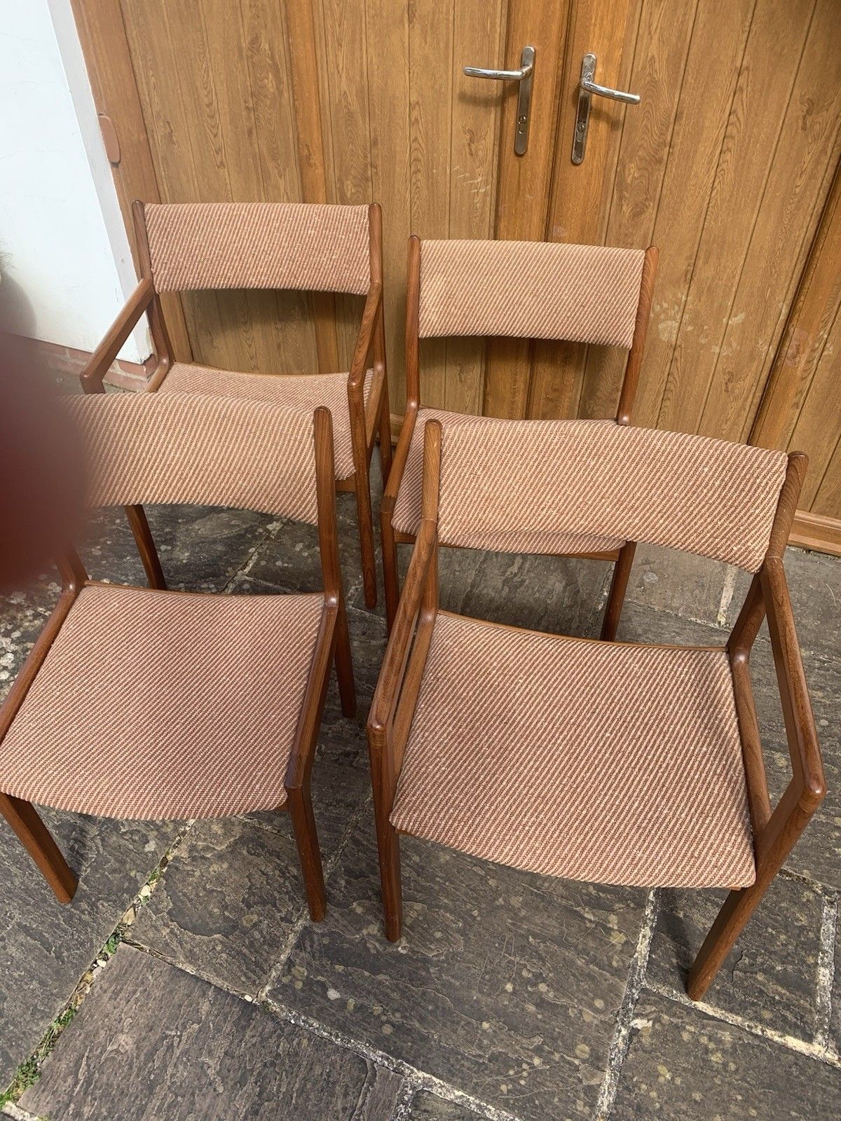 A Set Of Four Midcentury Chairs  Inc Two Carvers. photo Furniture