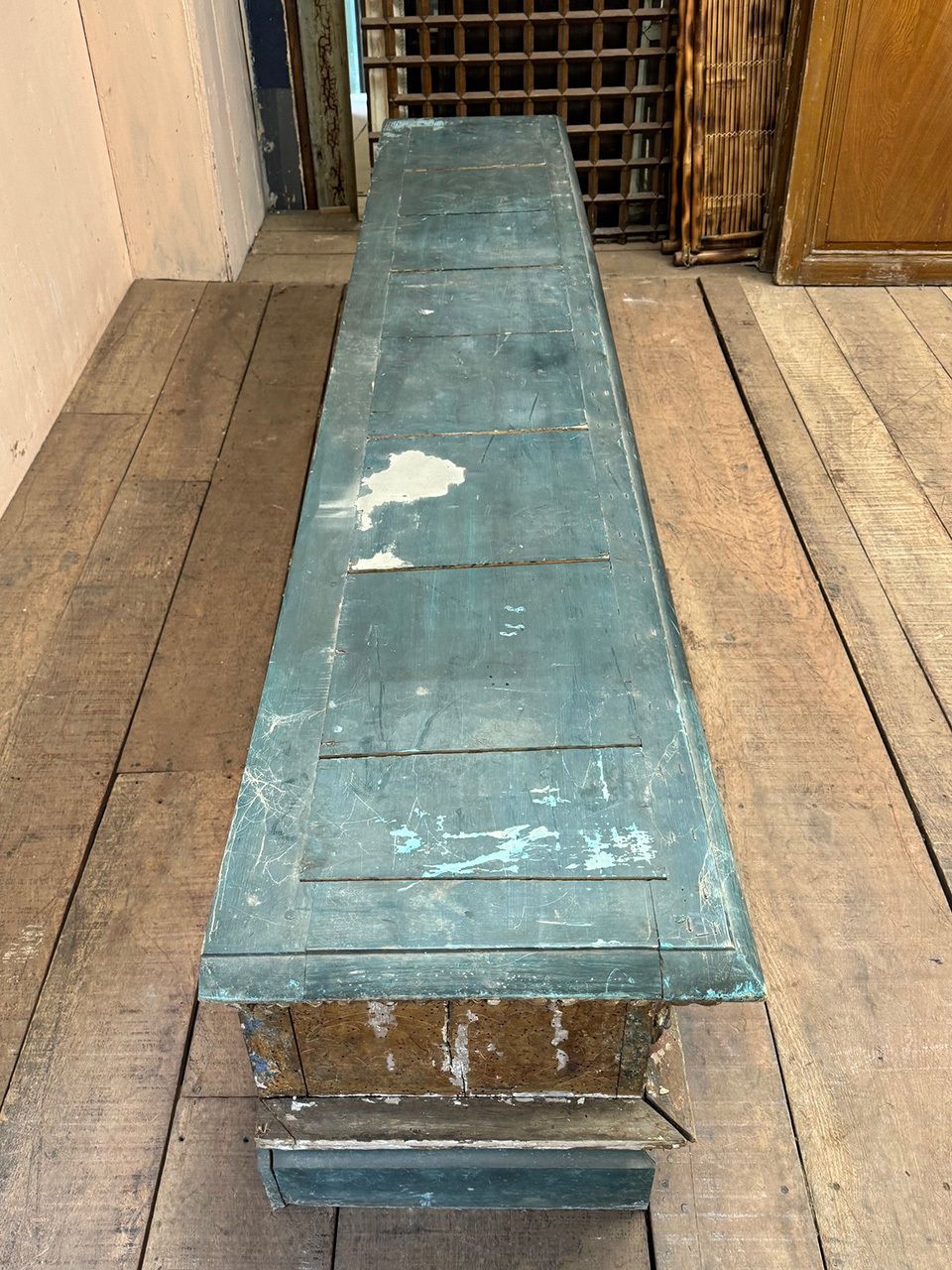 photo furniture Beautiful Painted Bench, 1800s