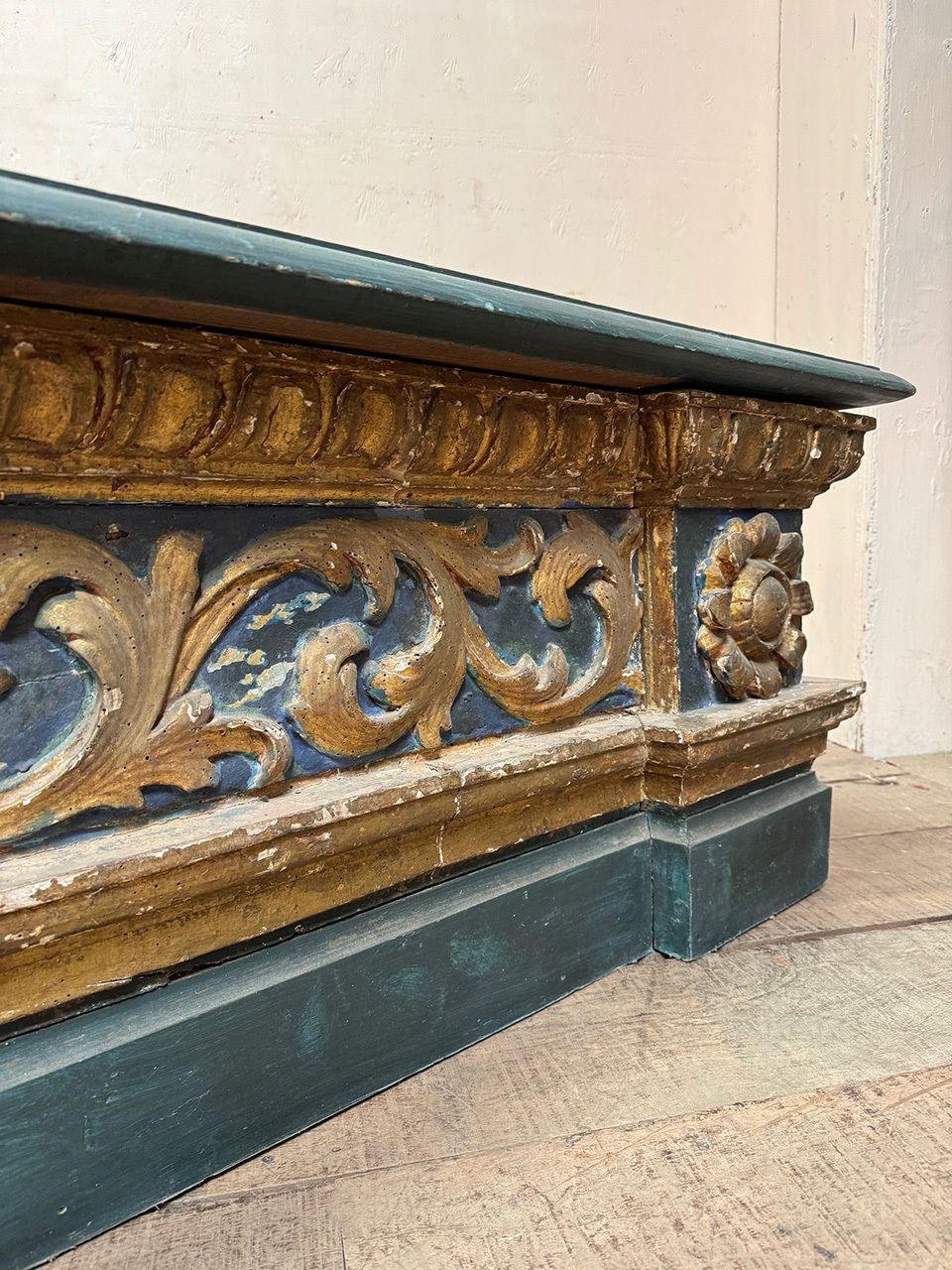 photo vinterior Beautiful Painted Bench, 1800s