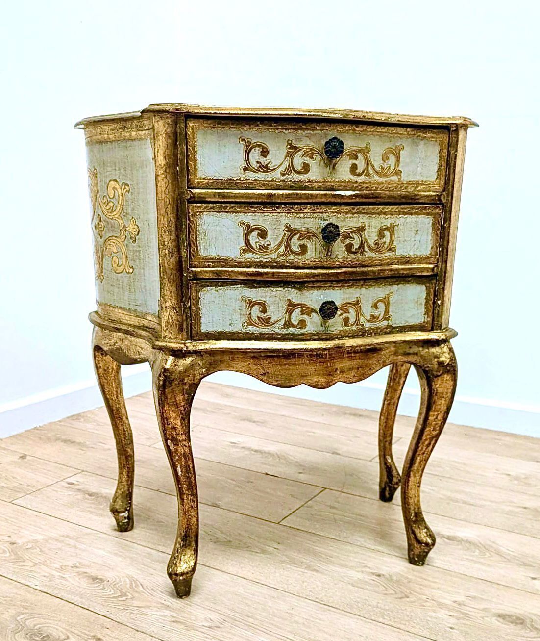 Beautiful Superb Quality Italian Florentine Chest Drawers 0189.