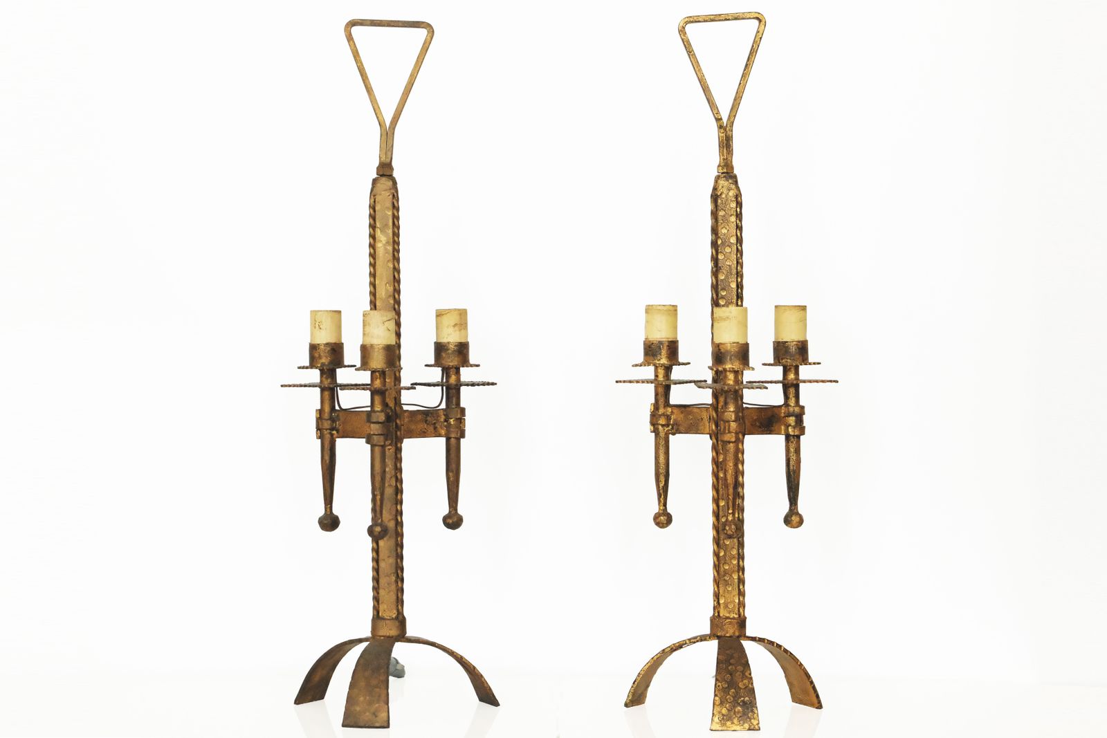 Mid 20th Century Pair Of Tripod Table Lamps In Golden Wrought Iron, Signed By Ferro Art
