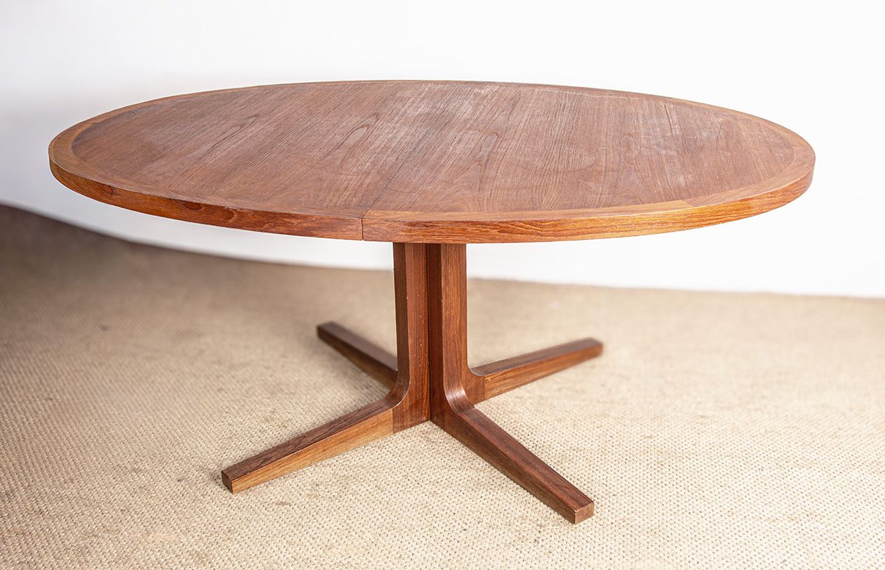 photo furniture Very Large Danish Teak Dining Table, 260 Cm, Oval And Extendable, With Central Base, Model Hm 55, By John Mortensen For Dyrlund 1960.