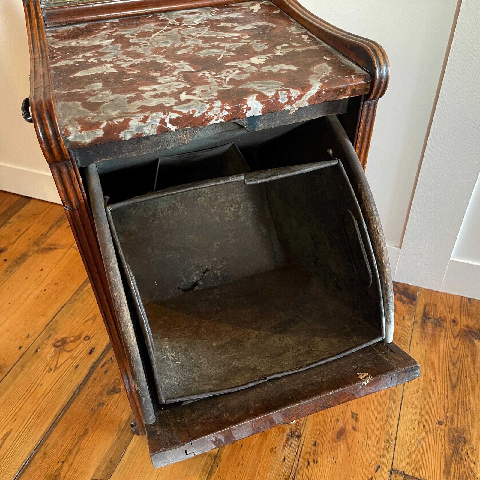 photo furniture Antique Coal Scuttle Cabinet Wooden Red Marble Top On Wheels Victorian Fireplace Carved Wood Furniture Mahogany Box