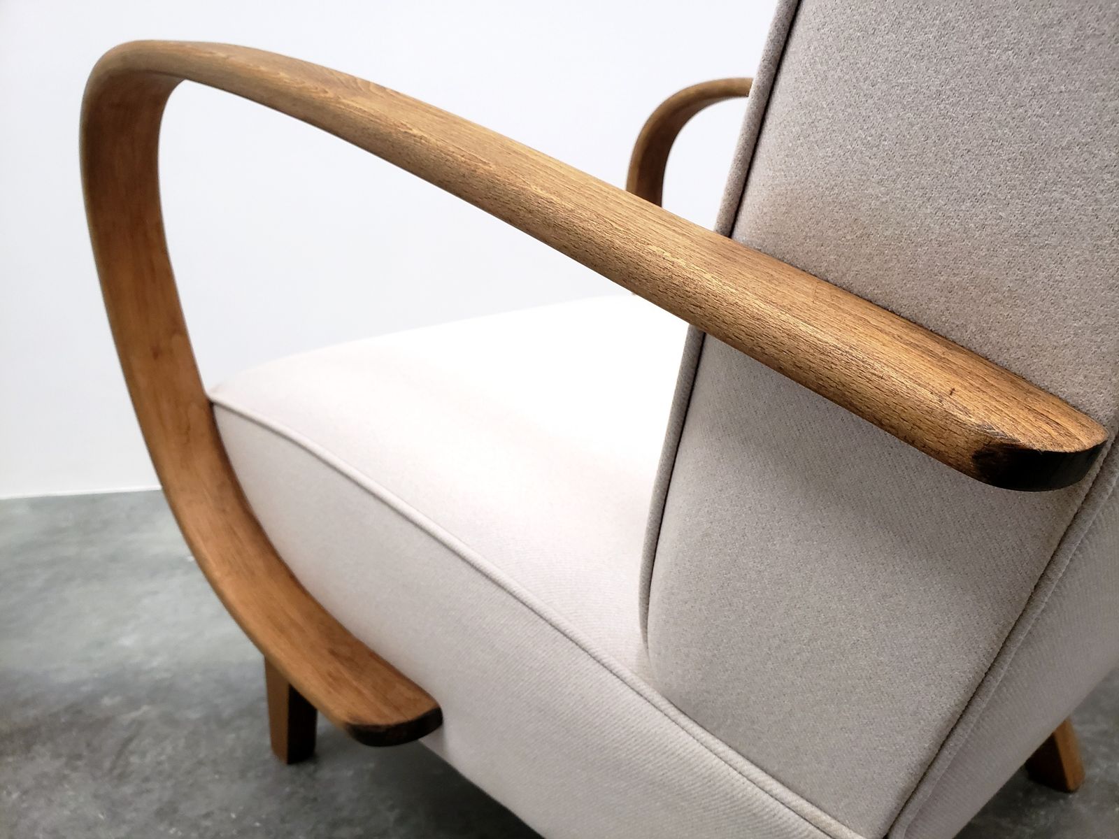 Set Of Two   1930 Jindrich Halabala Bentwood Armchairs In Beige photo vinterior