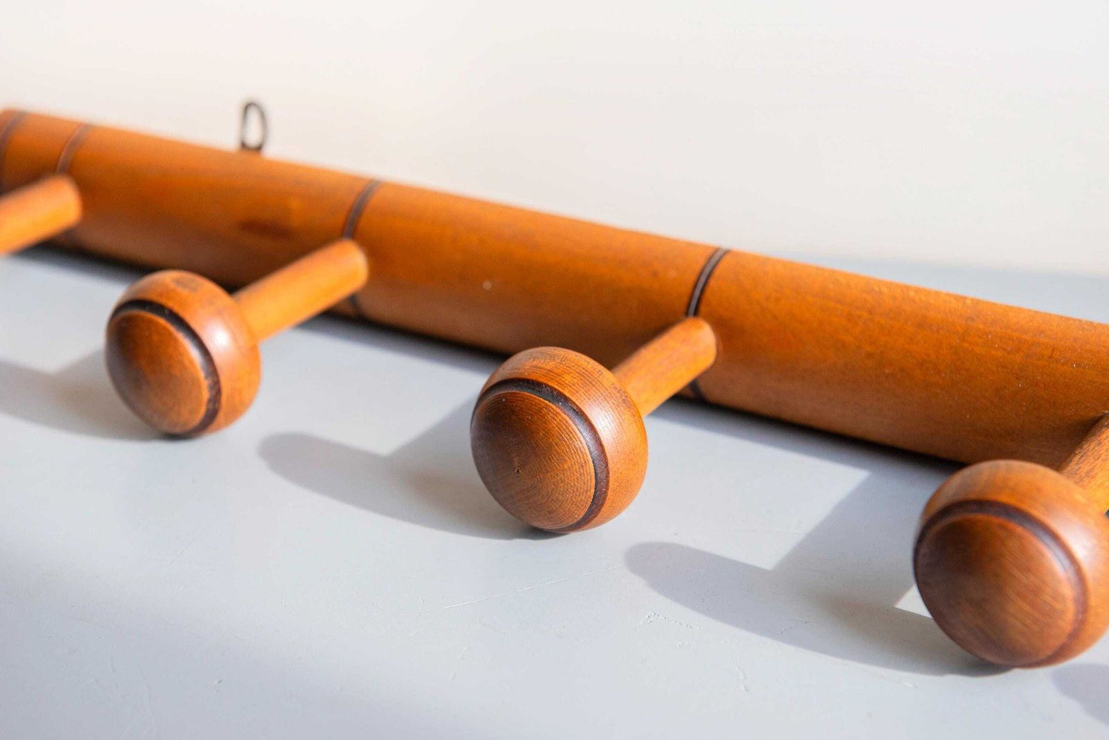 Franse Kapstok In Faux Bamboe Stijl | Vintage Houten Wandhaken | Rustiek Wandrek photo vinterior