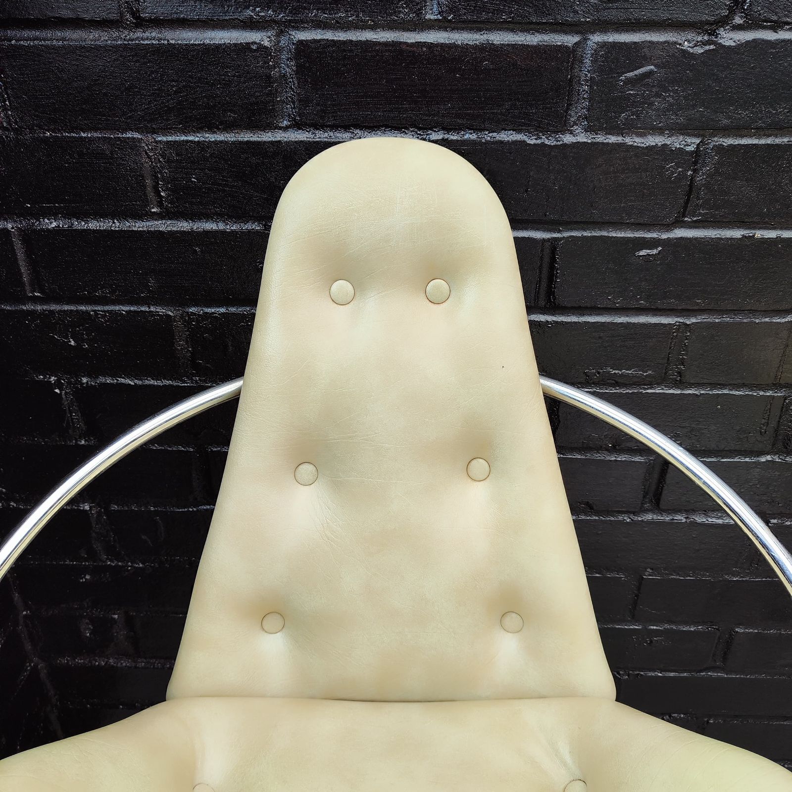 photo furniture Pair Of Mid Century Atomic Style Swivel Chairs