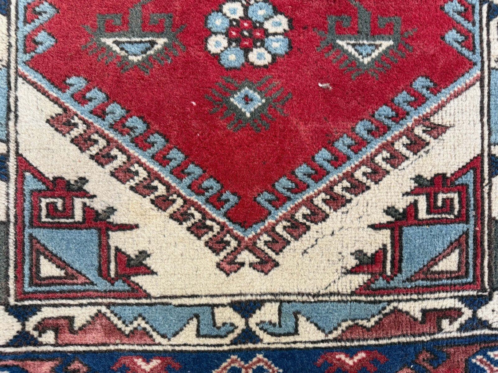 475.0 Turkish Tribal Rug Natural Dyes 200x120 Cm Vintage Turkish Carpet 2521 photo