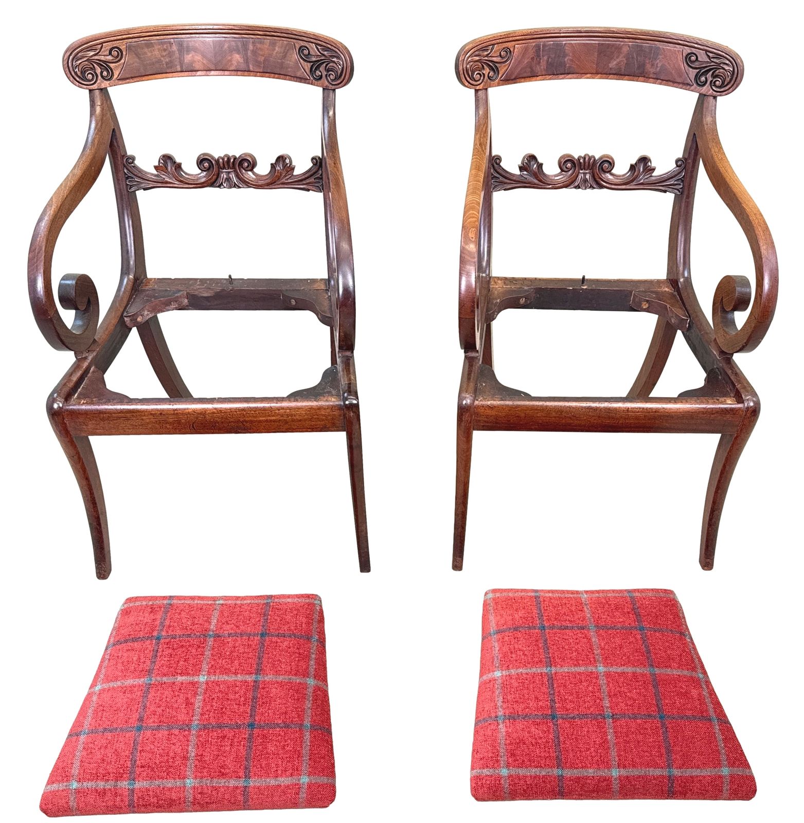photo vinterior Pair Of Large Regency Mahogany Carver Armchairs (England, Circa 1820)