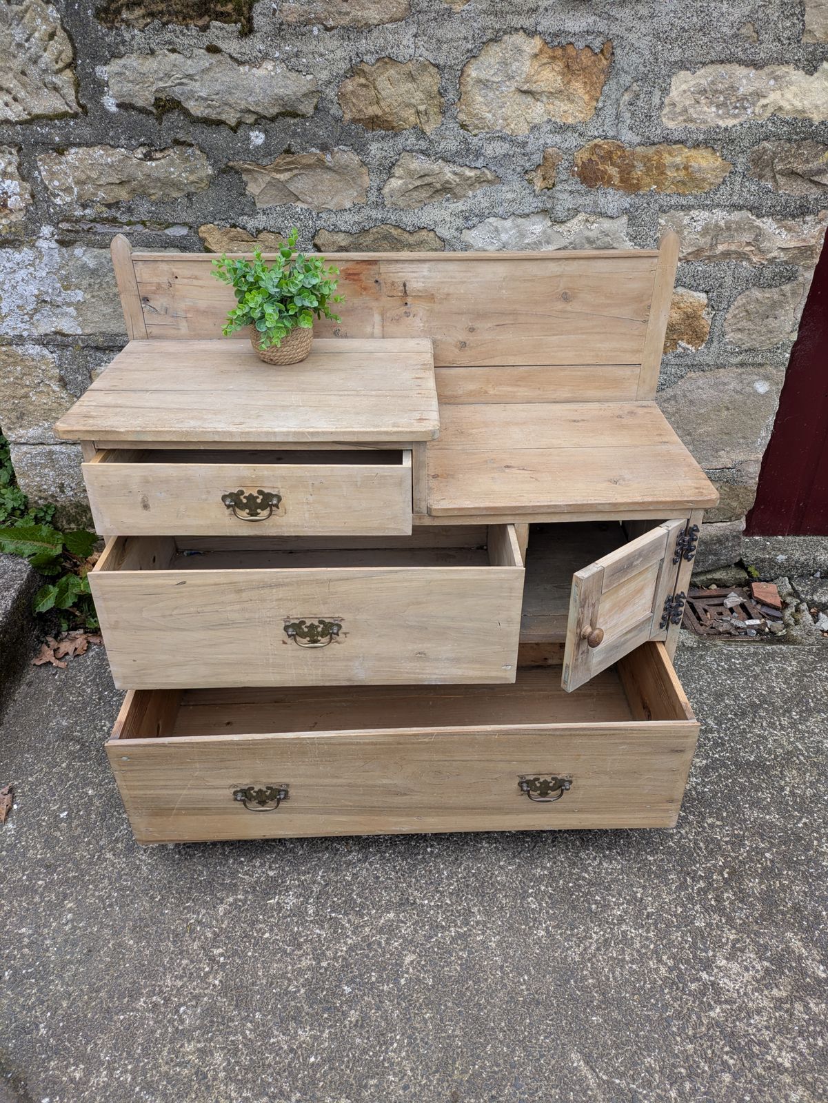 photo furniture Antique Chest Of Drawers