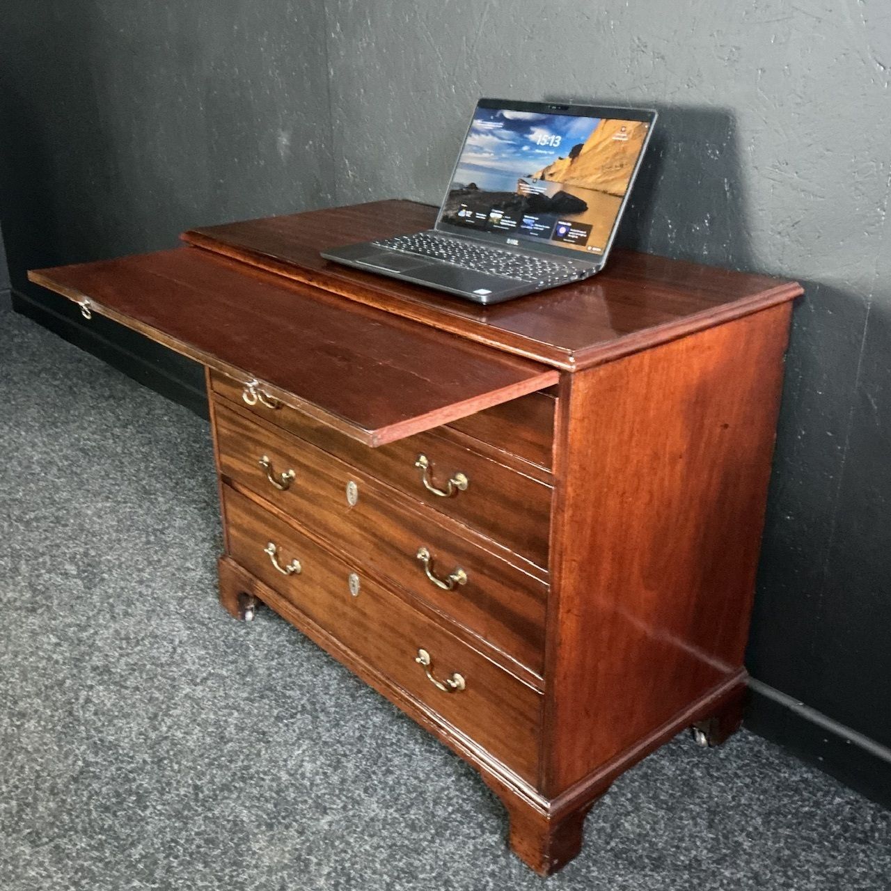 Georgian Mahogany Chest, 1700s photo Furniture
