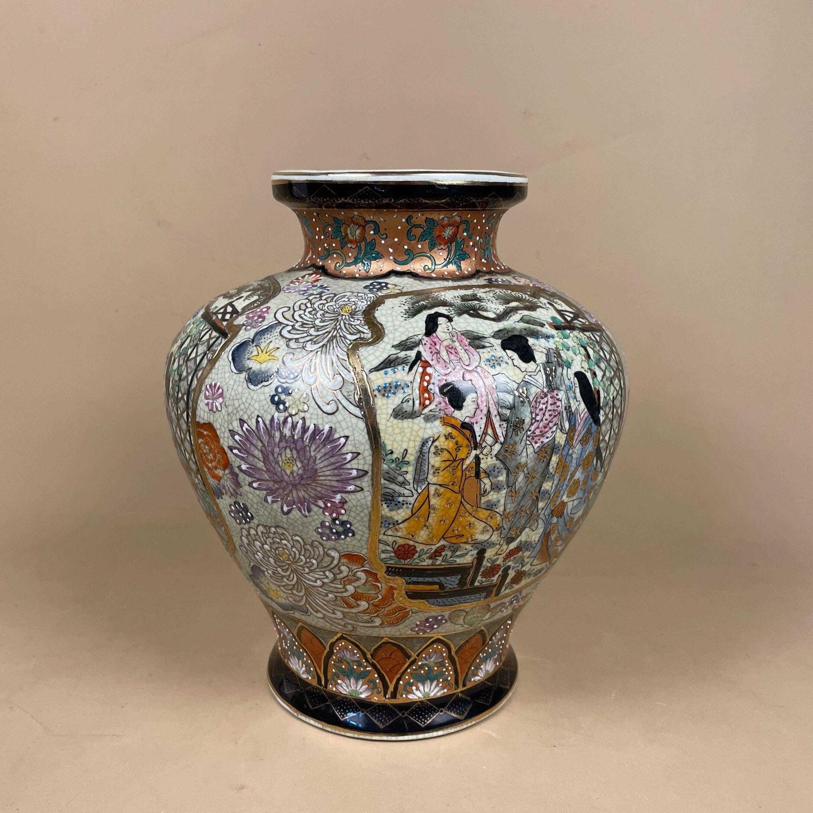 Oriental Antique Decorative Vase Ceramic Pot Japanese Vintage Display Hand Painted Asian Old Aged Figures Floral Pattern Decorative photo 139.0