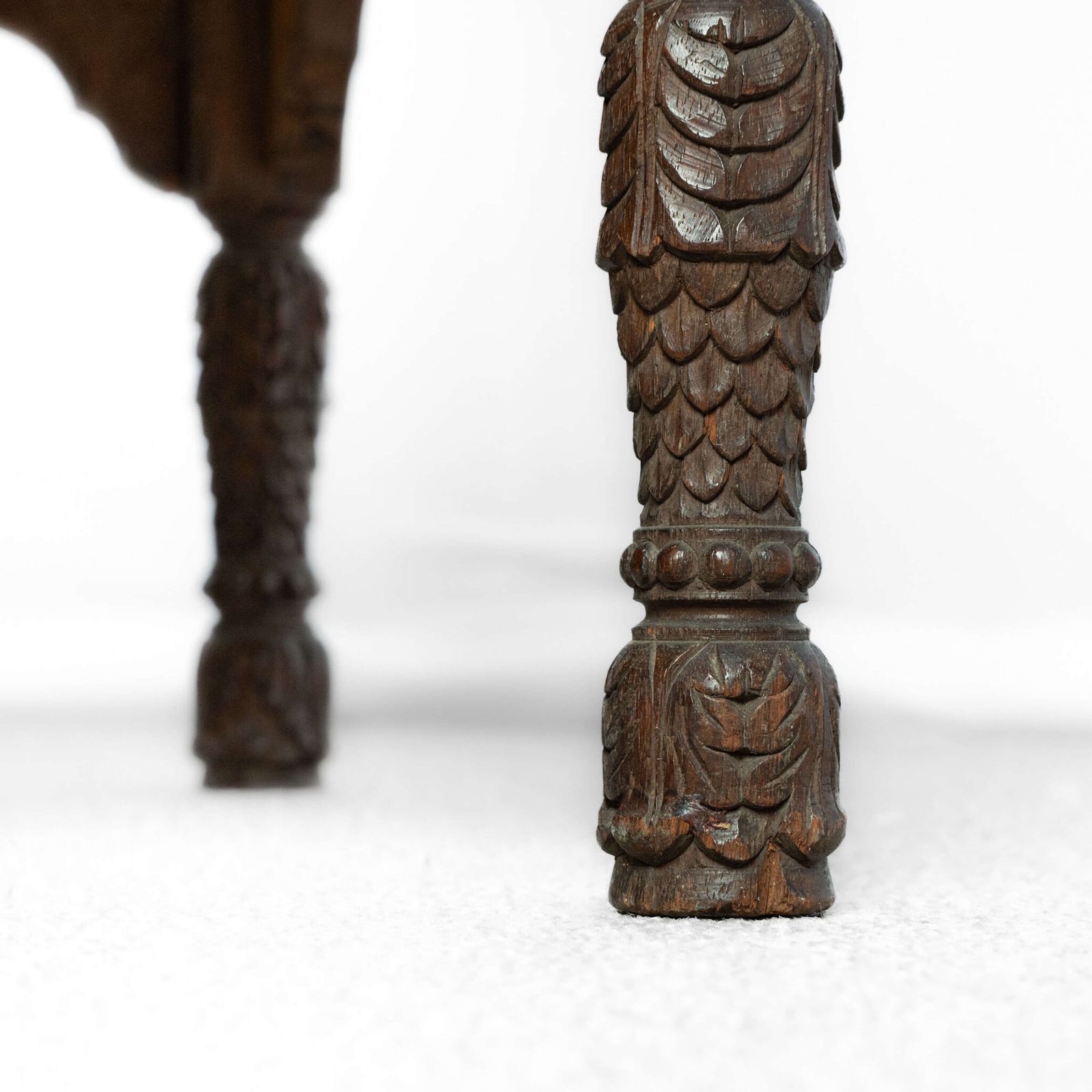 Carved Hardwood Upholstered Window Seat photo Furniture