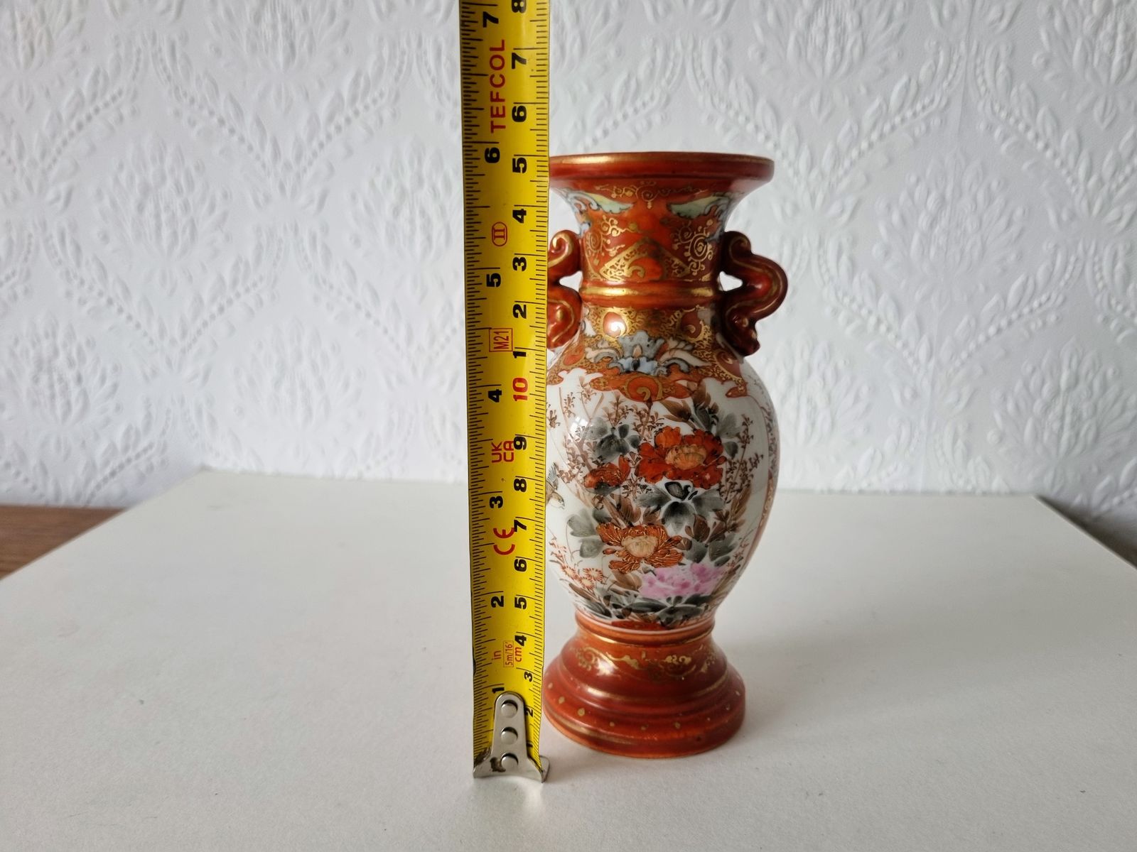 photo furniture Japanese Kutani Porcelain Vase