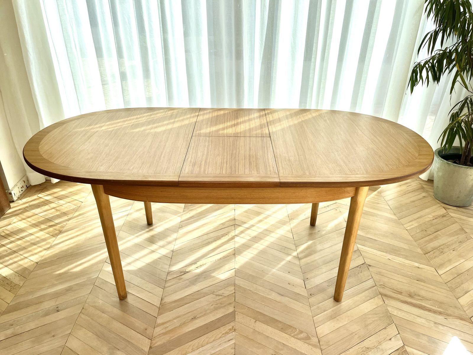 Mid Century Oval Veneered Extending Dining Table