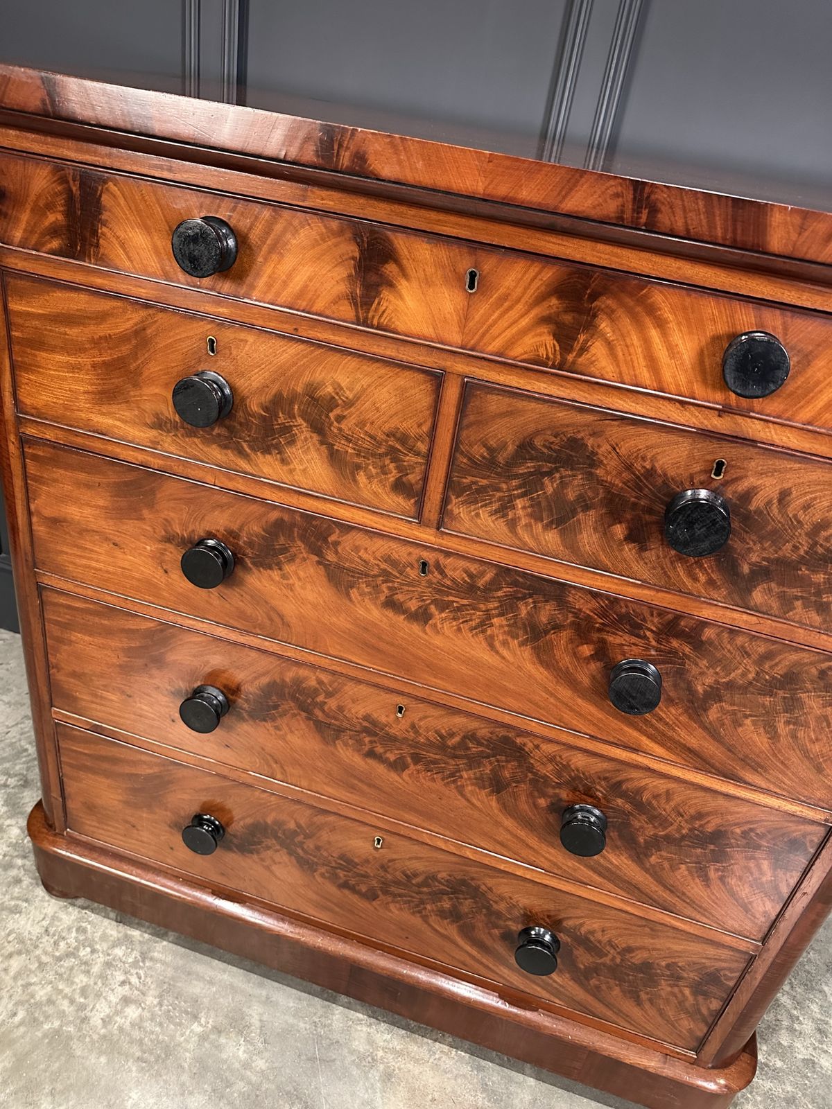 Large Victorian Flame Mahogany Chest Of Drawers photo 1495.0