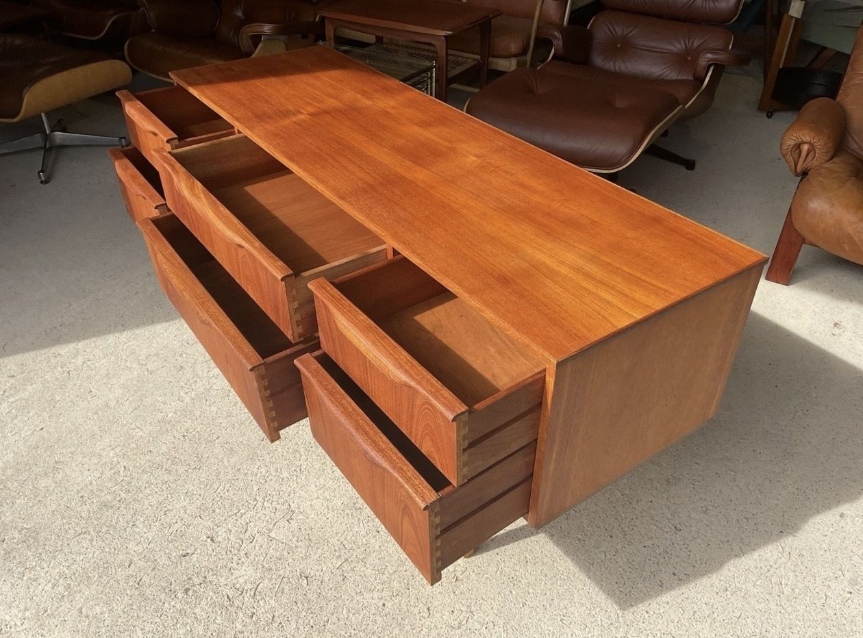 photo vinterior Mid Century Teak Sideboard With Drawers By Frank Guille For Austinsuite 1960s