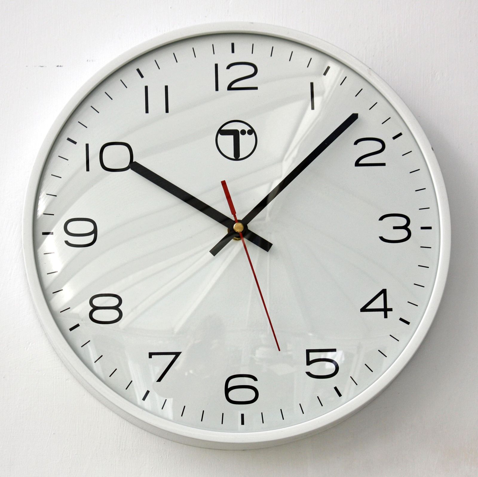 Vintage Bt Wall Clock   30cm Retro White Industrial Office Clock Clock Gift Off The Wall Clocks photo furniture