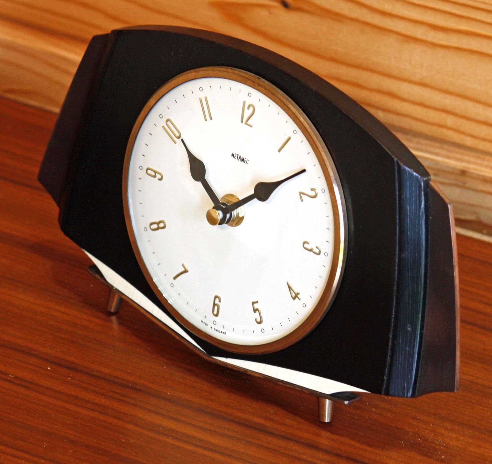 Vintage Metamec Mantel Clock   23cm Wooden Retro Mid Century Style 60s Desk Clock Off The Wall Clocks photo furniture