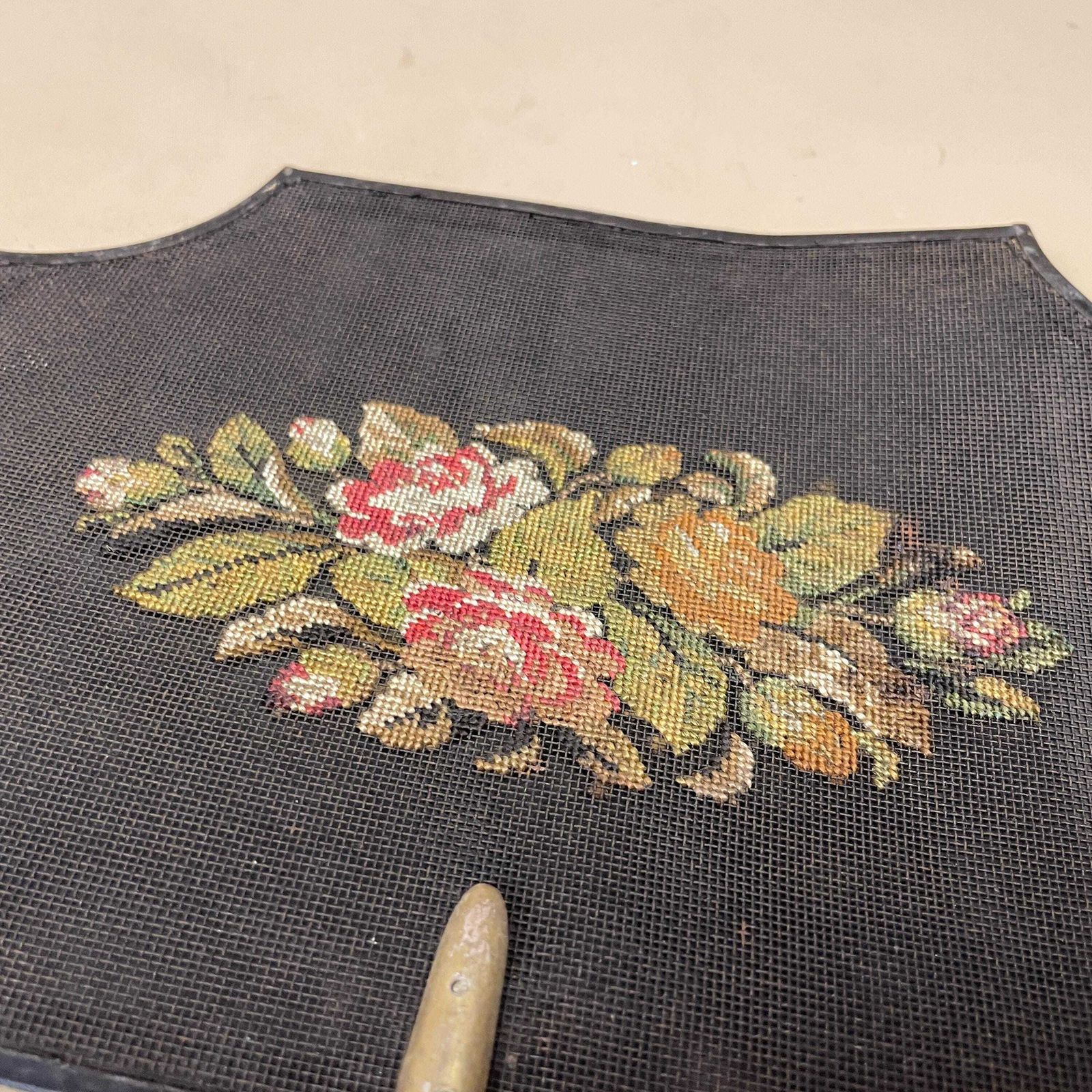 Pair Antique Face Screens Handheld Embroidered Floral Heat Protector Black Gold Handle Ladies Accessory photo Home Fixtures