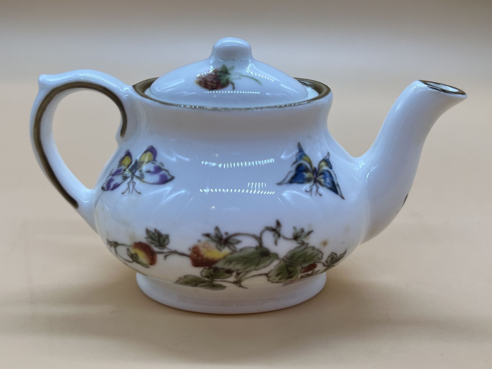 Coalport China Strawberry Miniature 8 Piece Display Tea Set. Teapot, Creamer, Sugar & 1 Trio. photo for sale