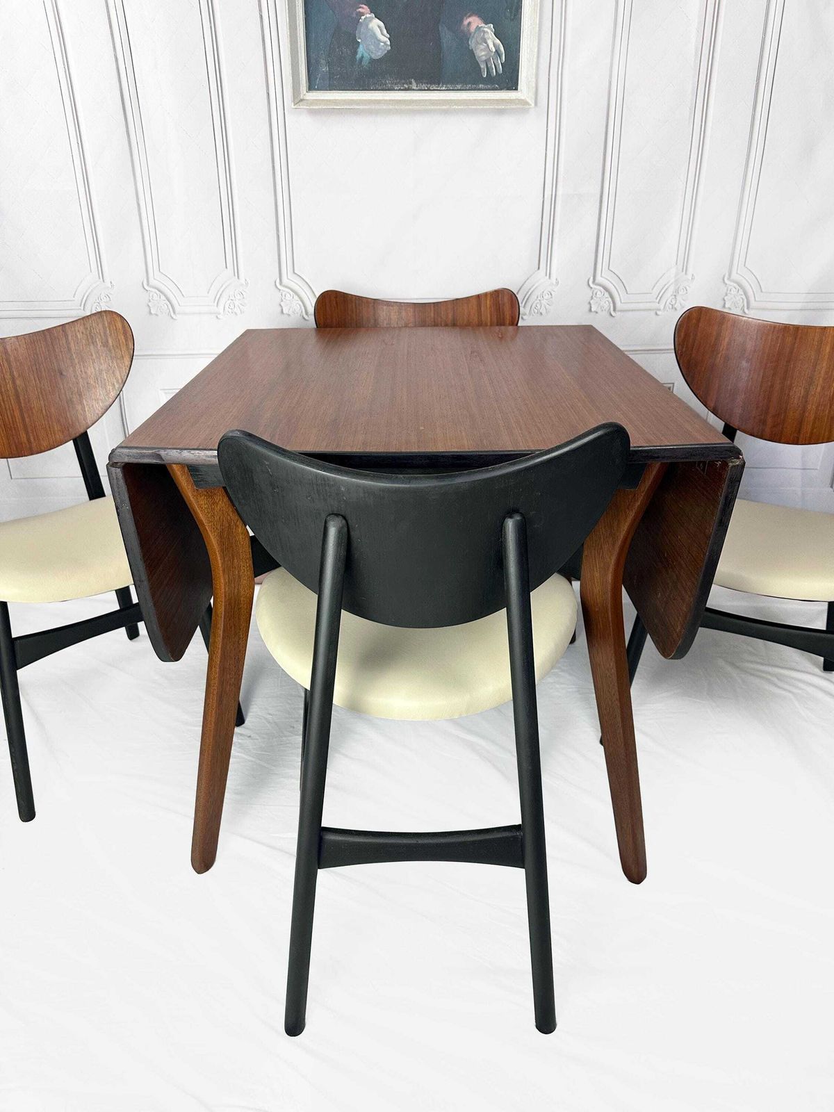 photo furniture Mid Century Butterfly Dining Table With Four Reupholstered Butterfly Chairs From G Plan, United Kingdom, 1950s