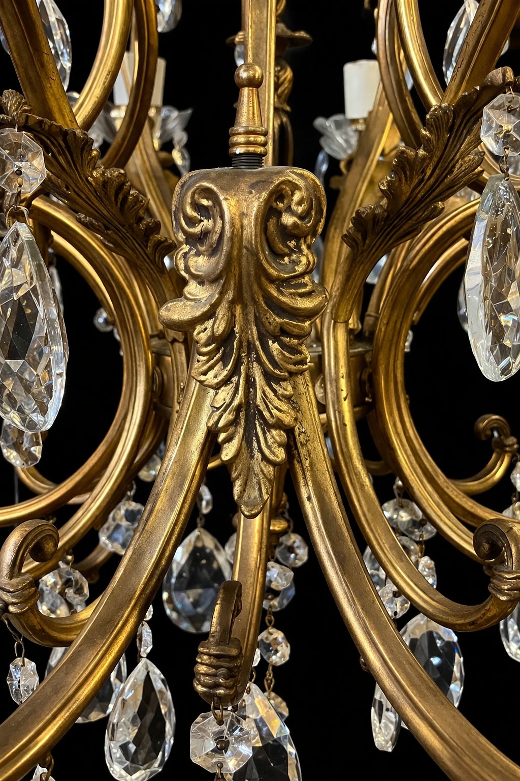 photo furniture Fine Antique Gilt Bronze Crystal 18 Light Chandelier, Circa 1920