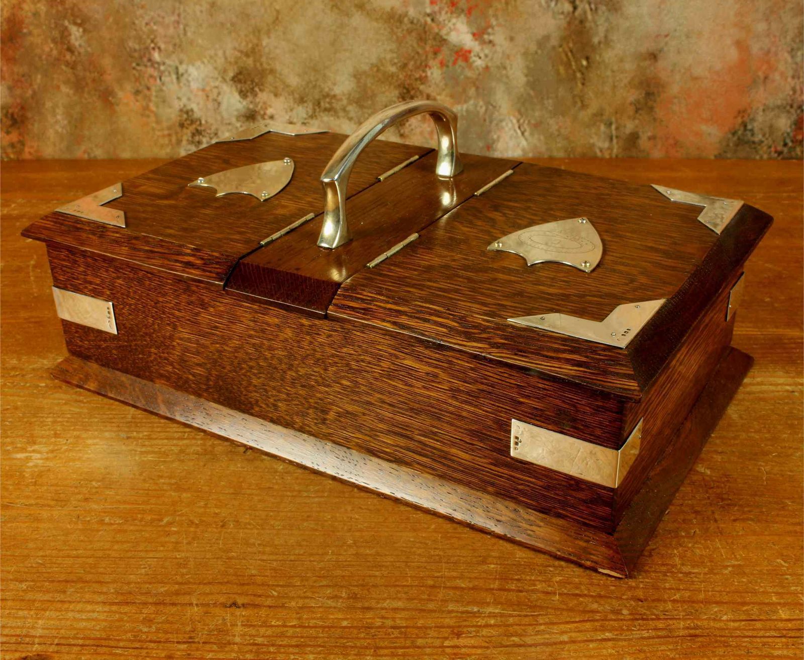 Antique English Oak & Silver Box. Wooden Humidor Cigar Box. 1920. photo vinterior