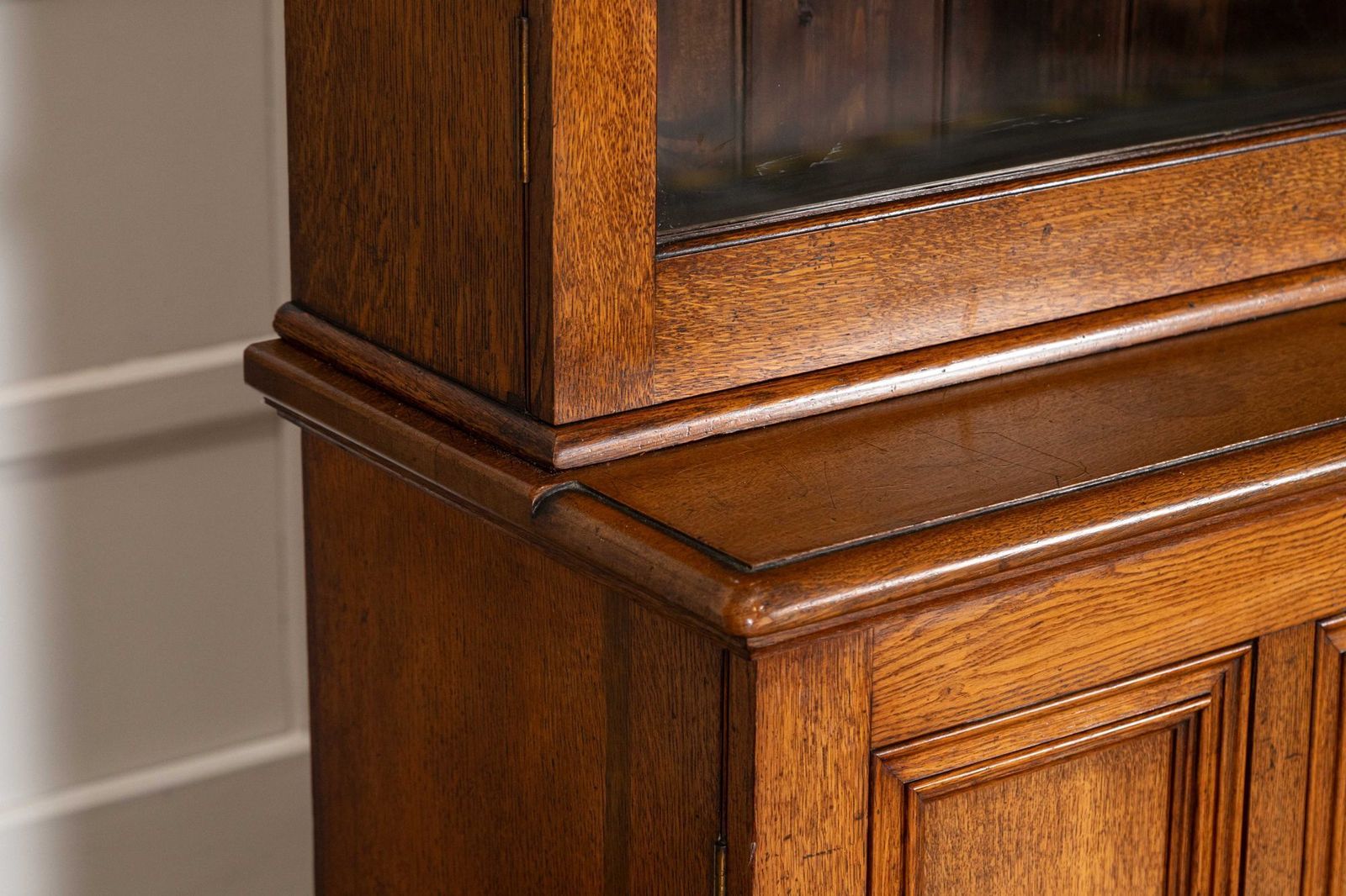 photo vinterior Large 19thc English Oak Glazed Bookcase Cabinet