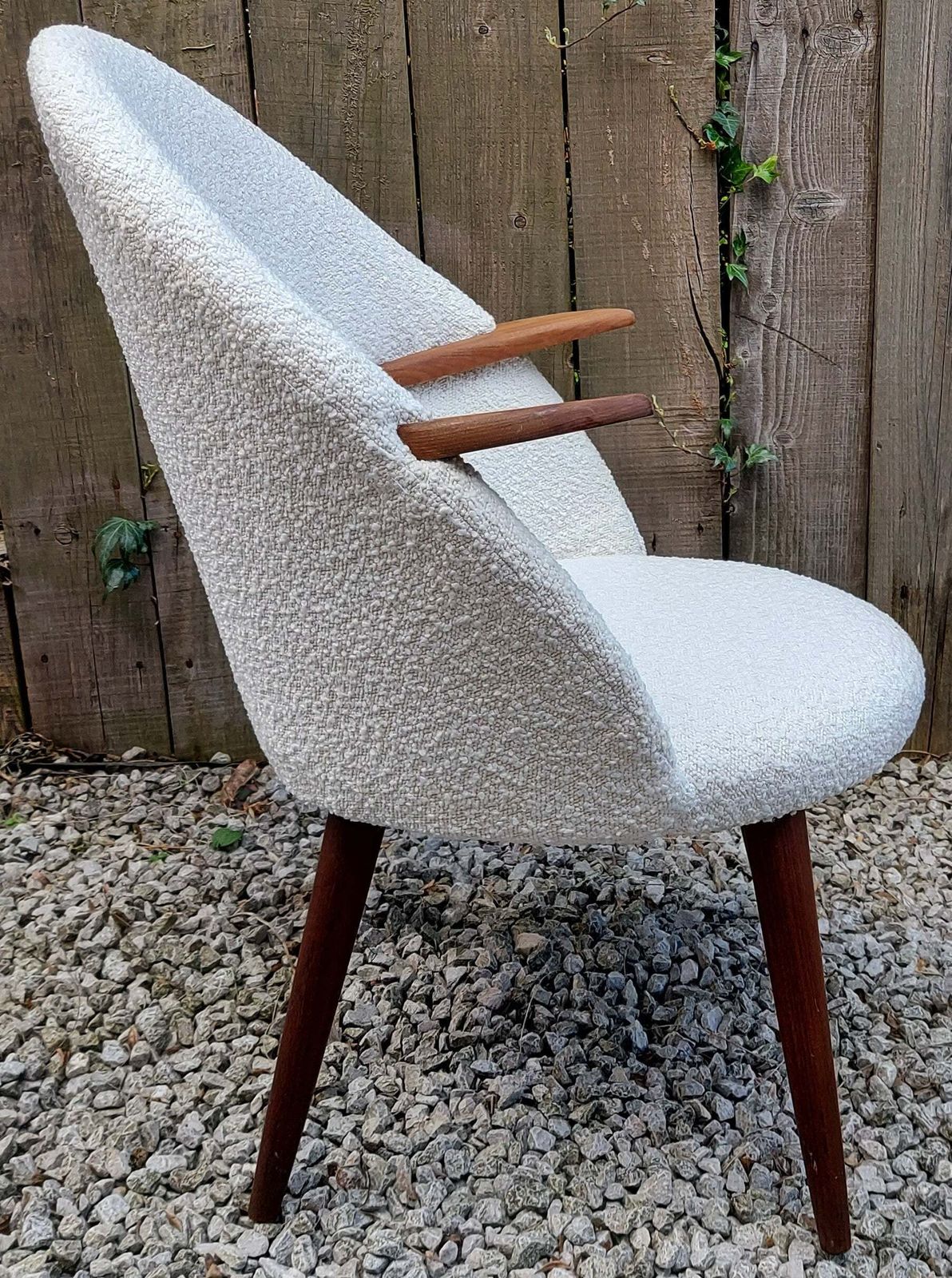 Mid Century Modern Ivory Boucle Tub 'Penguin' Chair photo Furniture