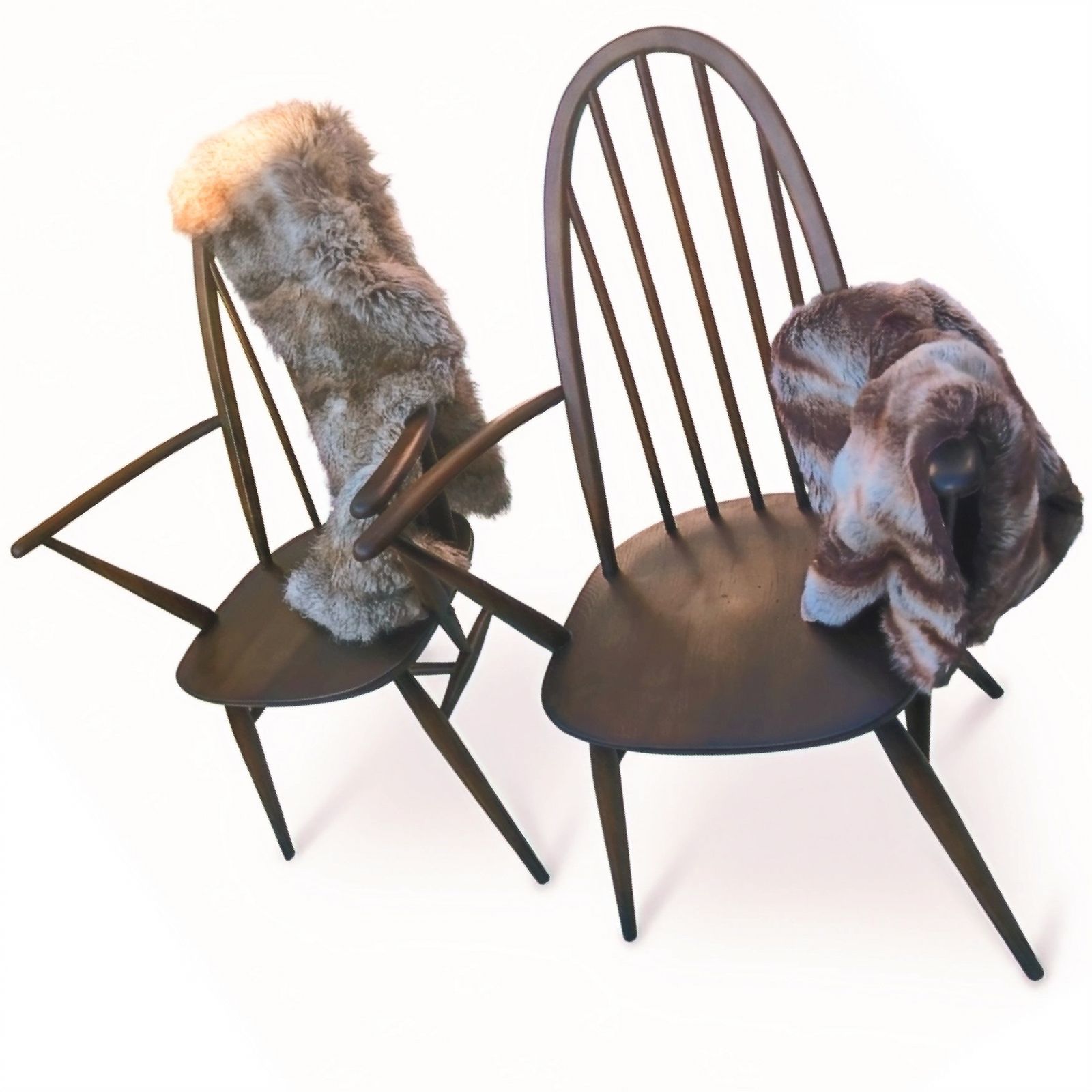 photo vinterior Pair Of Authentic Ercol Windsor Carver Armchairs – Gold Label Edition