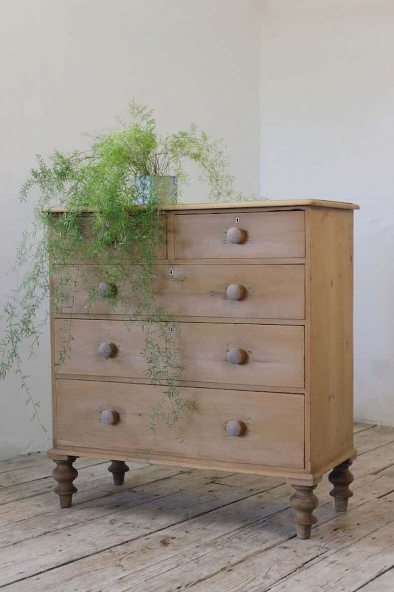 photo furniture Large English Victorian Pine Chest Of Drawers