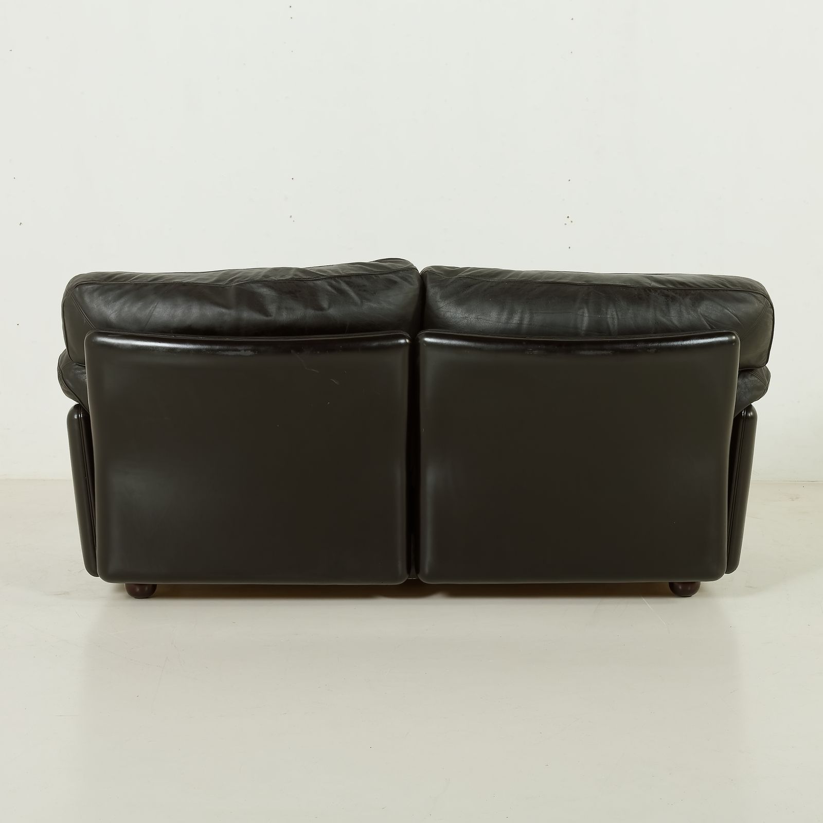 Poppy 2 Seater Leather Sofa By Tito Agnoli For Poltrona Frau, 1970s photo buy
