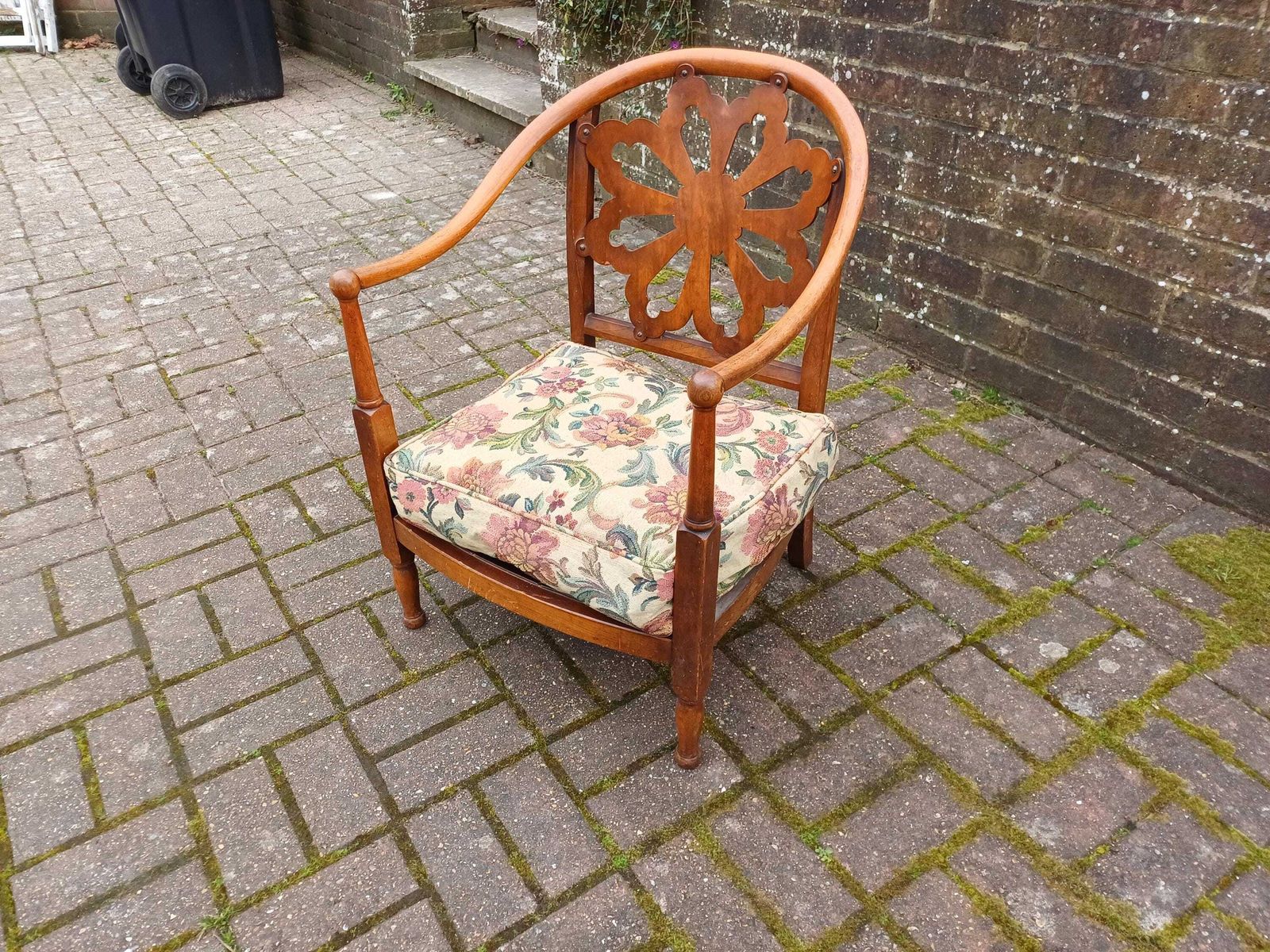 Antique Arts And Crafts Style Beech Occasional Chair Fretwork Back Bentwood Arms Floral Cushion Vintage Armchair Seat. photo furniture