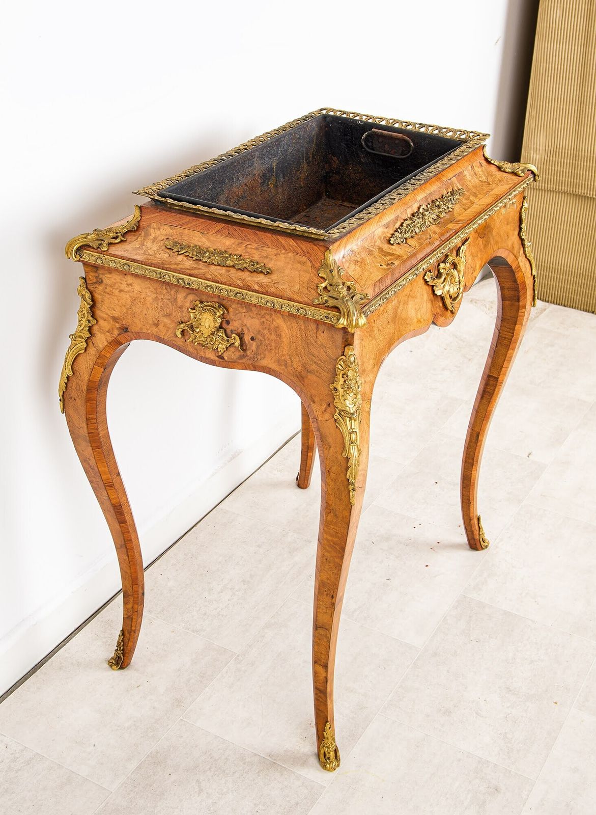 Antique French Burr Walnut Jardinière / Planter With Ormolu Mounts photo Furniture