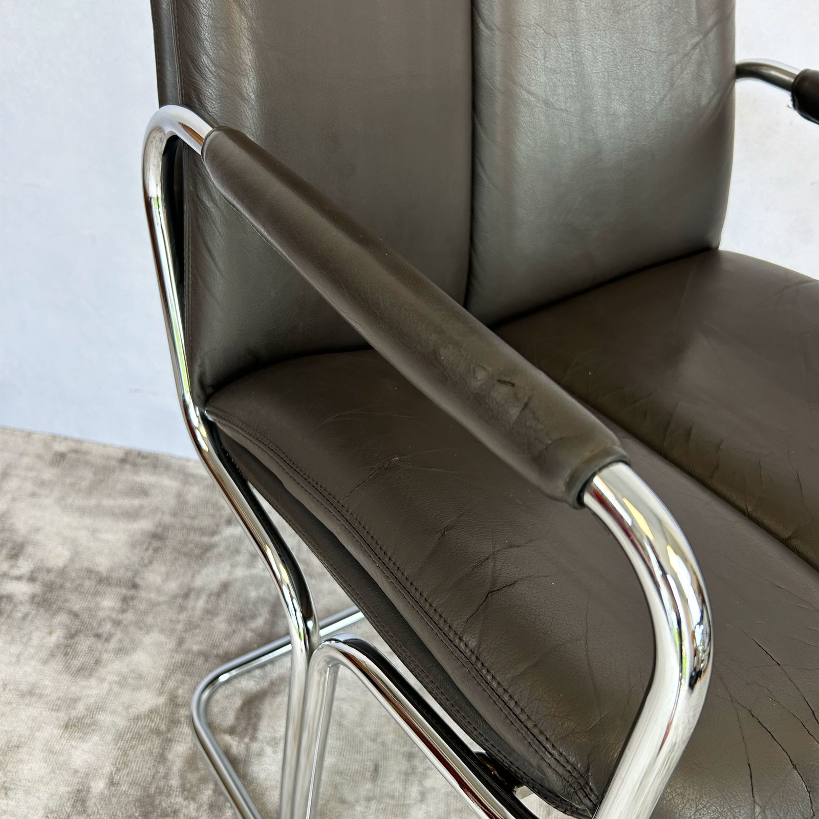 Eleganza Cantilever Armchair By Tim Bates For Pieff, Chrome And Leather, 1970s photo vintage