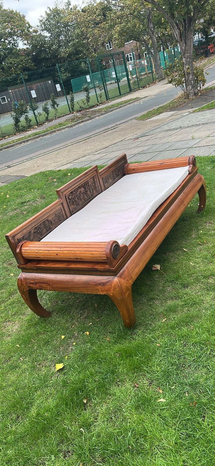 Antique Chinese Day Bed / Chaise Longue With Intricate Carving photo furniture